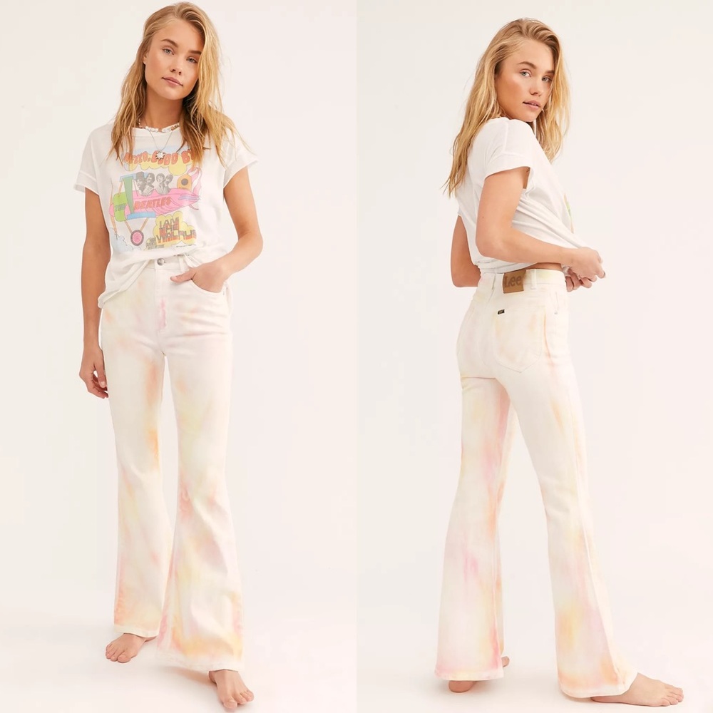 🔥 NWT LEE High Rise soft colors, Tie Dye bell bottom, Jean